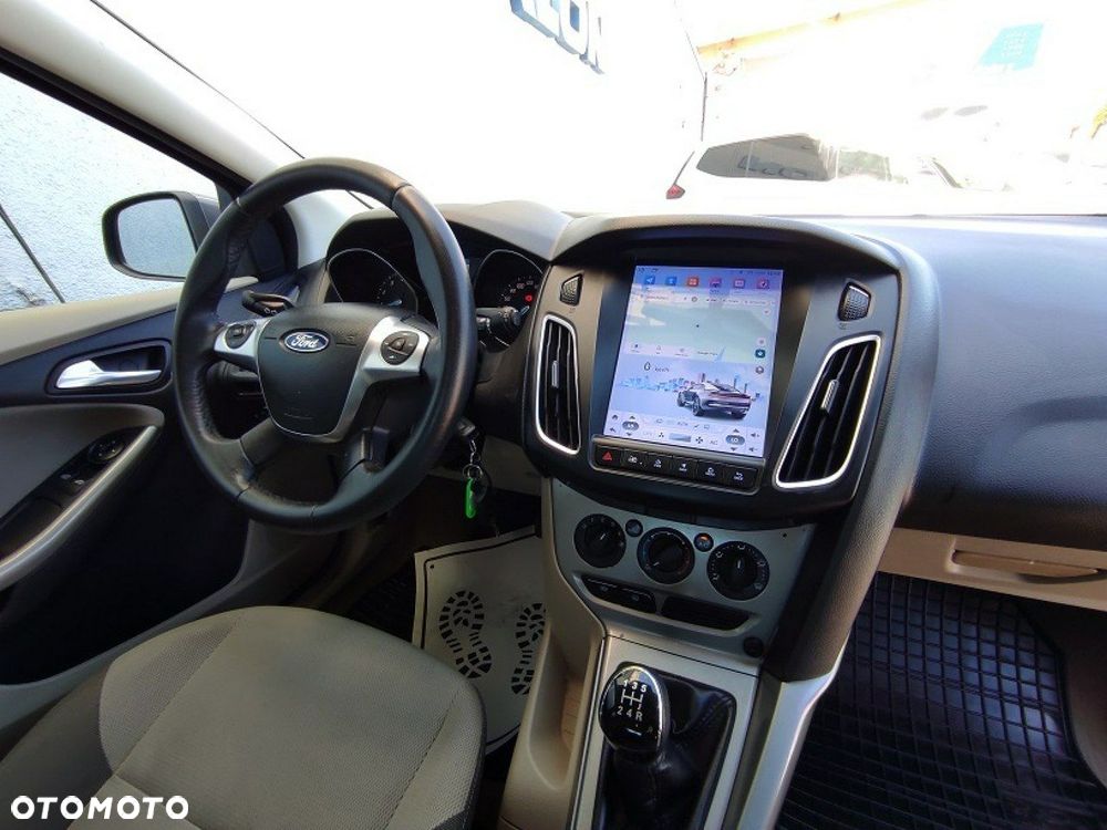 Ford Focus - 13