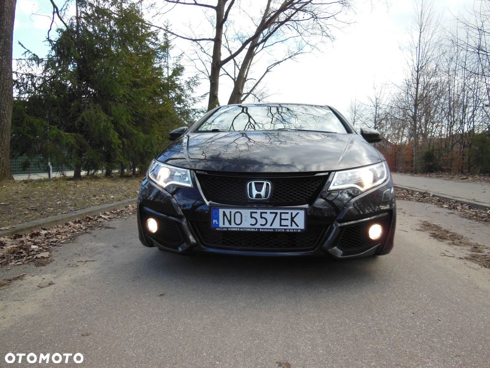 Honda Civic 1.6 i-DTEC Executive Black Edition - 8