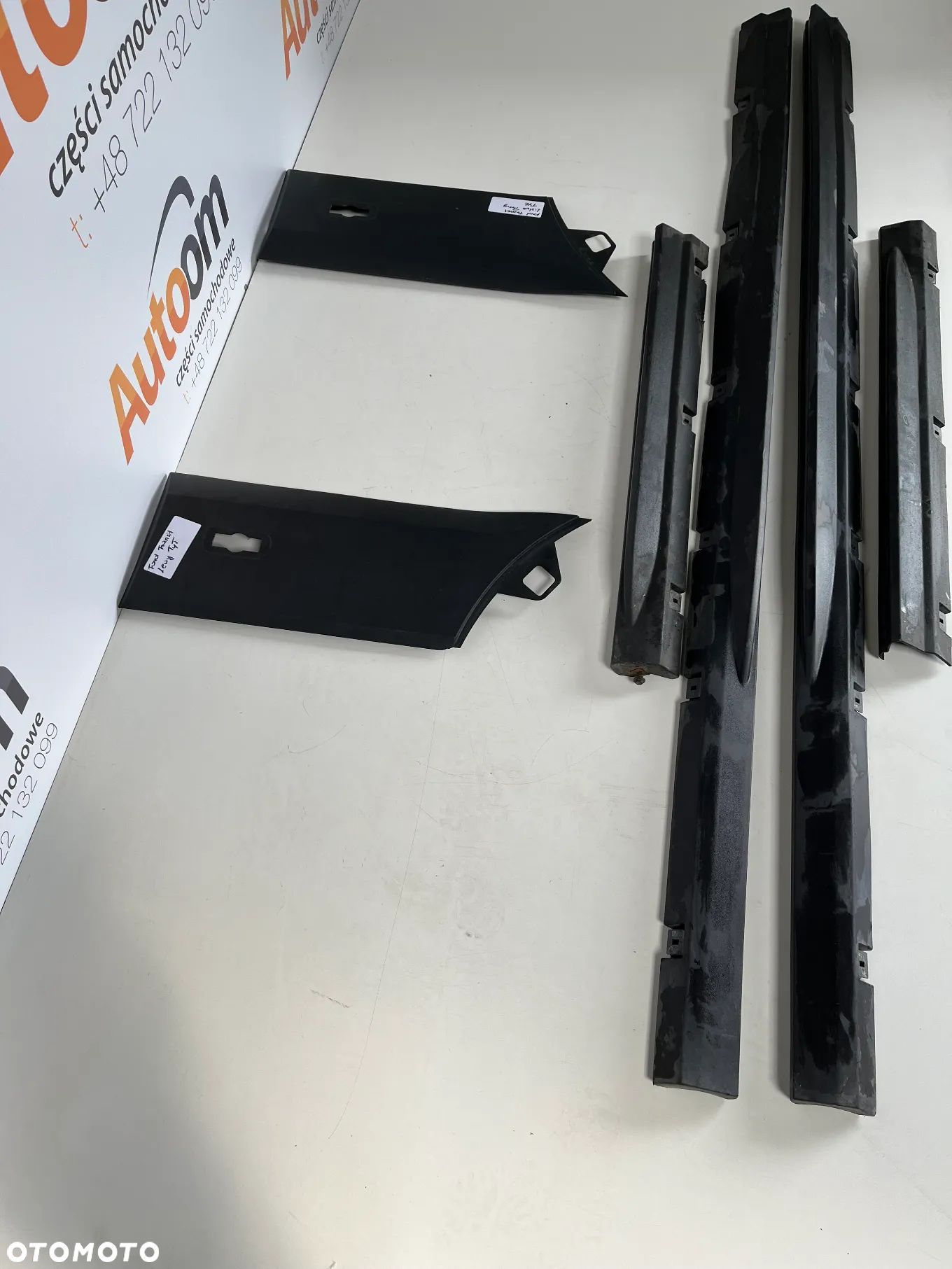 LISTWA PRAWA/LEWA PROGOWA PRZEDNIA FORD TRANSIT 21R - 1