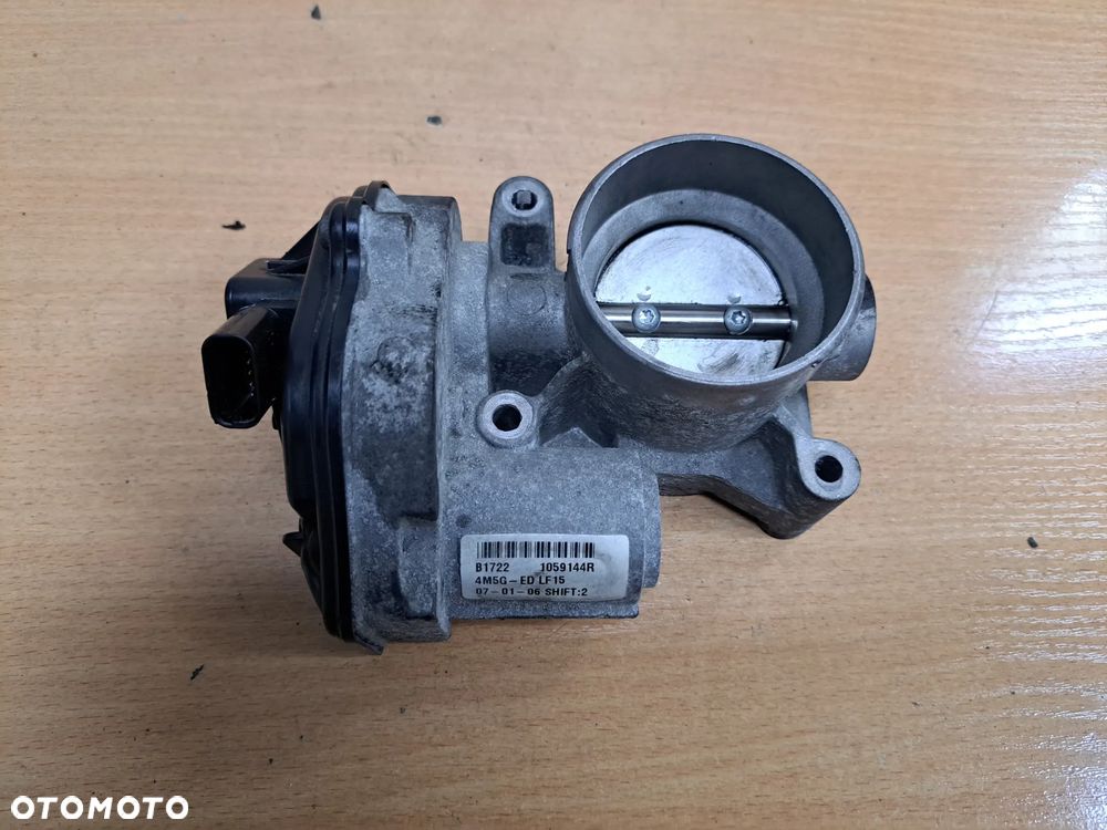 FORD VOLVO V50 S40 C30 C70 1.8 16V , 2.0 16V PRZEPUSTNICA 4M5G-ED LF15