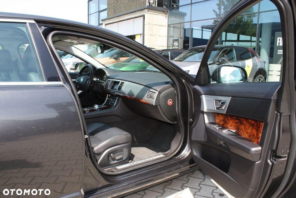 Jaguar XF 3.0 V6 D S Luxury - 19