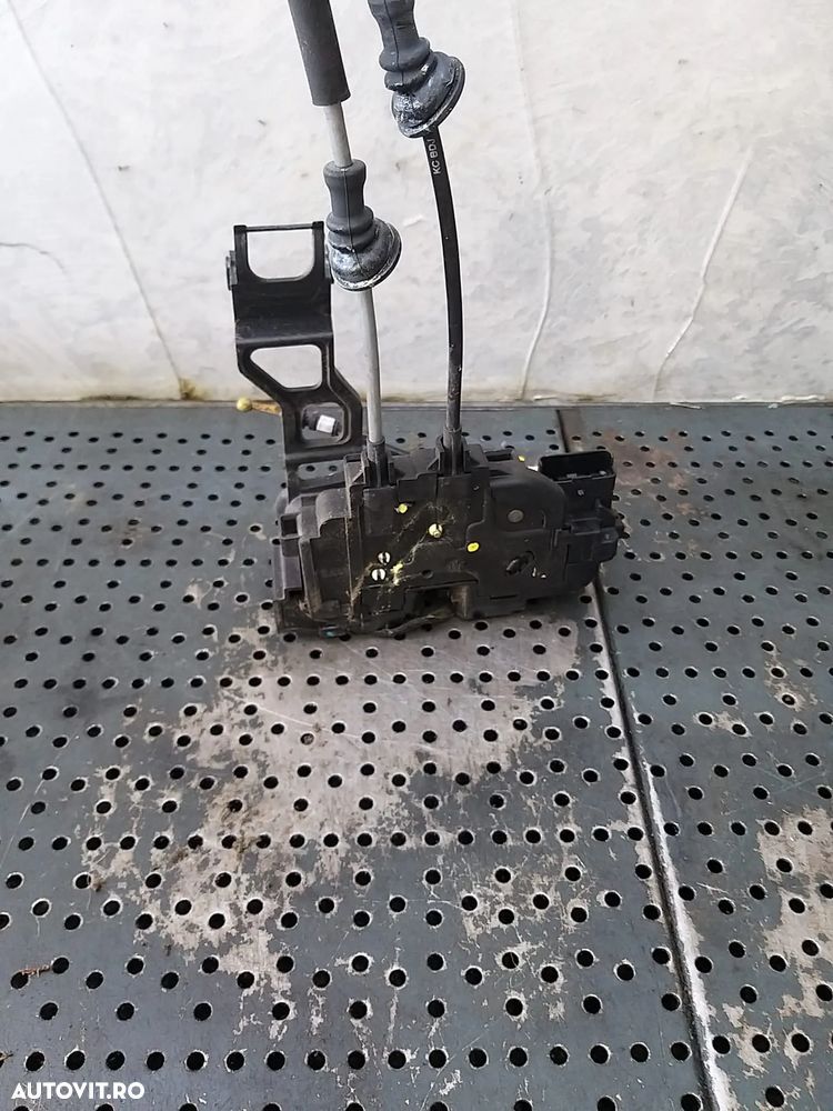 Broasca usa stanga fata hyundai santa fe 2 813102b020 - 2