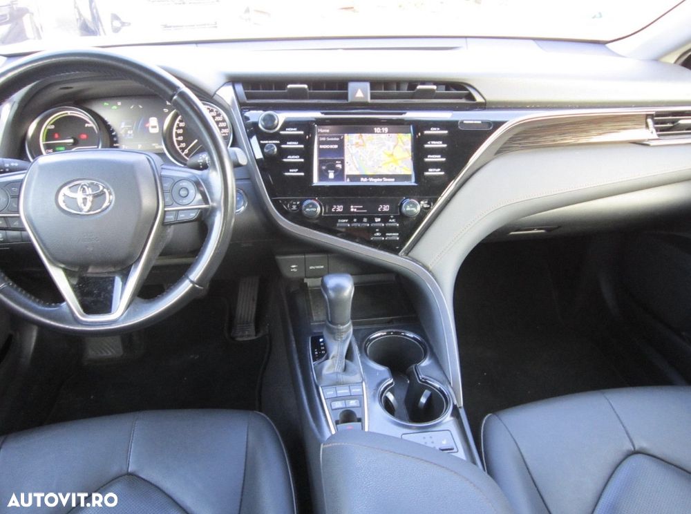 Toyota Camry Executive - 9