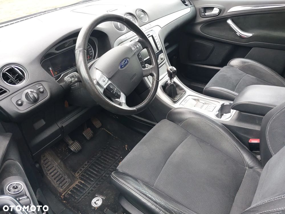 Ford Galaxy - 5
