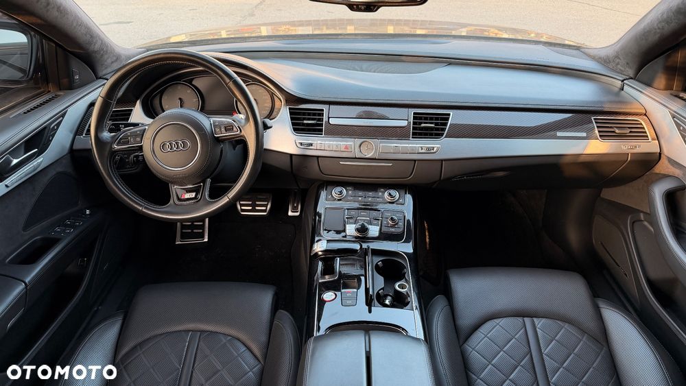 Audi S8 Plus - 5