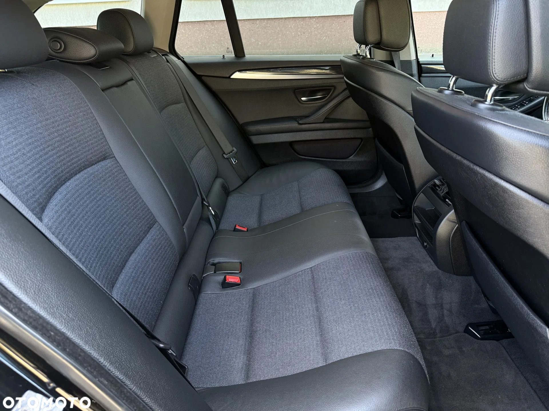 BMW Seria 5 520d Touring - 36