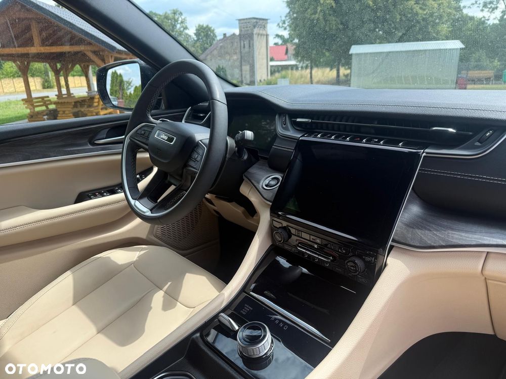 Jeep Grand Cherokee - 8