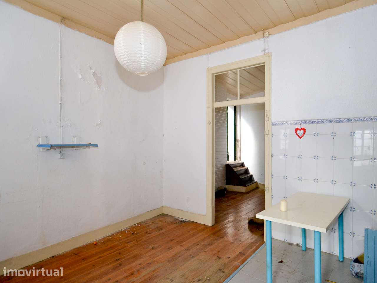 Prédio com 6 apartamentos - Grande imagem: 5/23