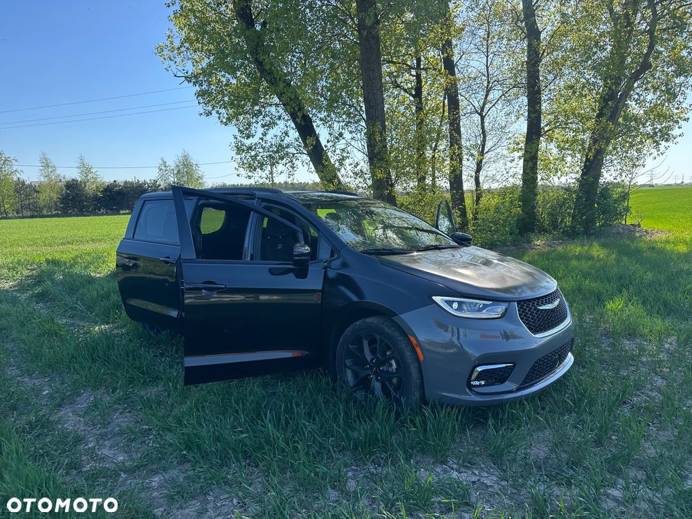 Chrysler Pacifica - 7