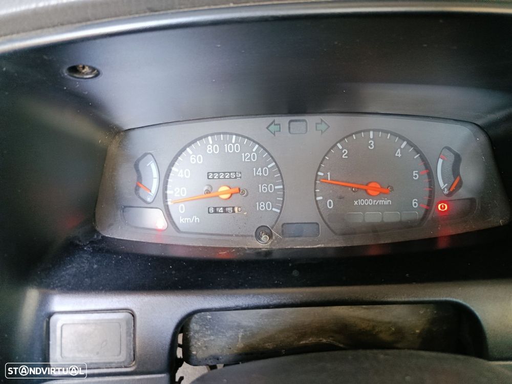 Mitsubishi L200 2.5 TD CD — fotografia 11