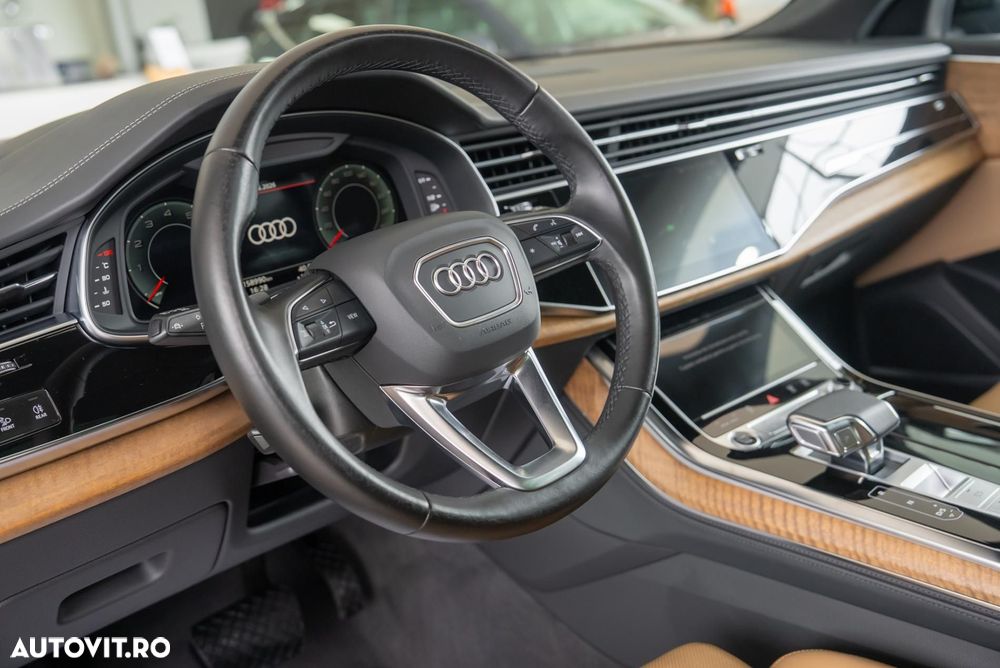 Audi Q8 55 TFSI quattro Tiptronic - 24