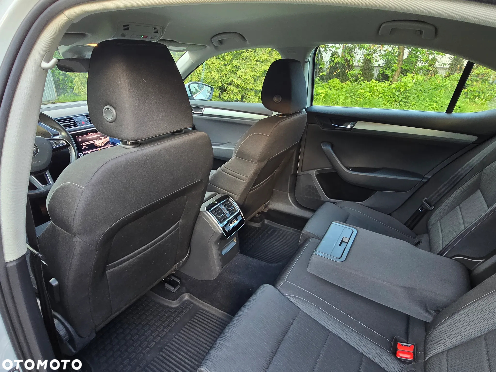 Skoda Superb 2.0 TDI Sportline DSG - 11