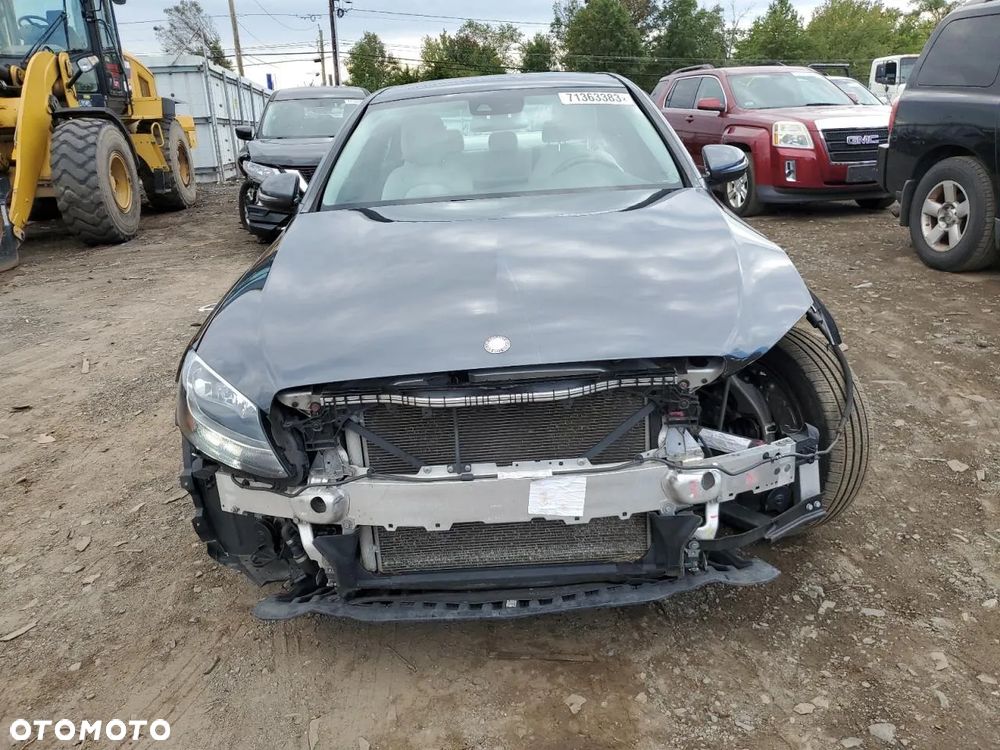 Mercedes-Benz Klasa C 300 7G-TRONIC AMG Line - 36