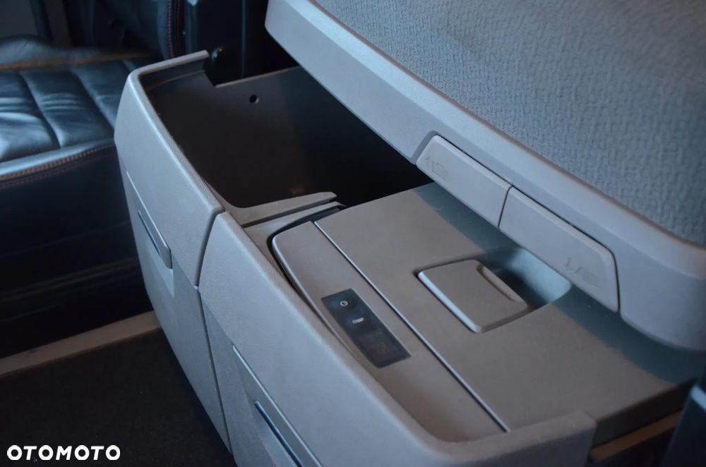 Scania R 580 / V8 / 4 PODUSZKI / KLIMA P. / NAVI /FULL LED / ACC / 7436 - 29