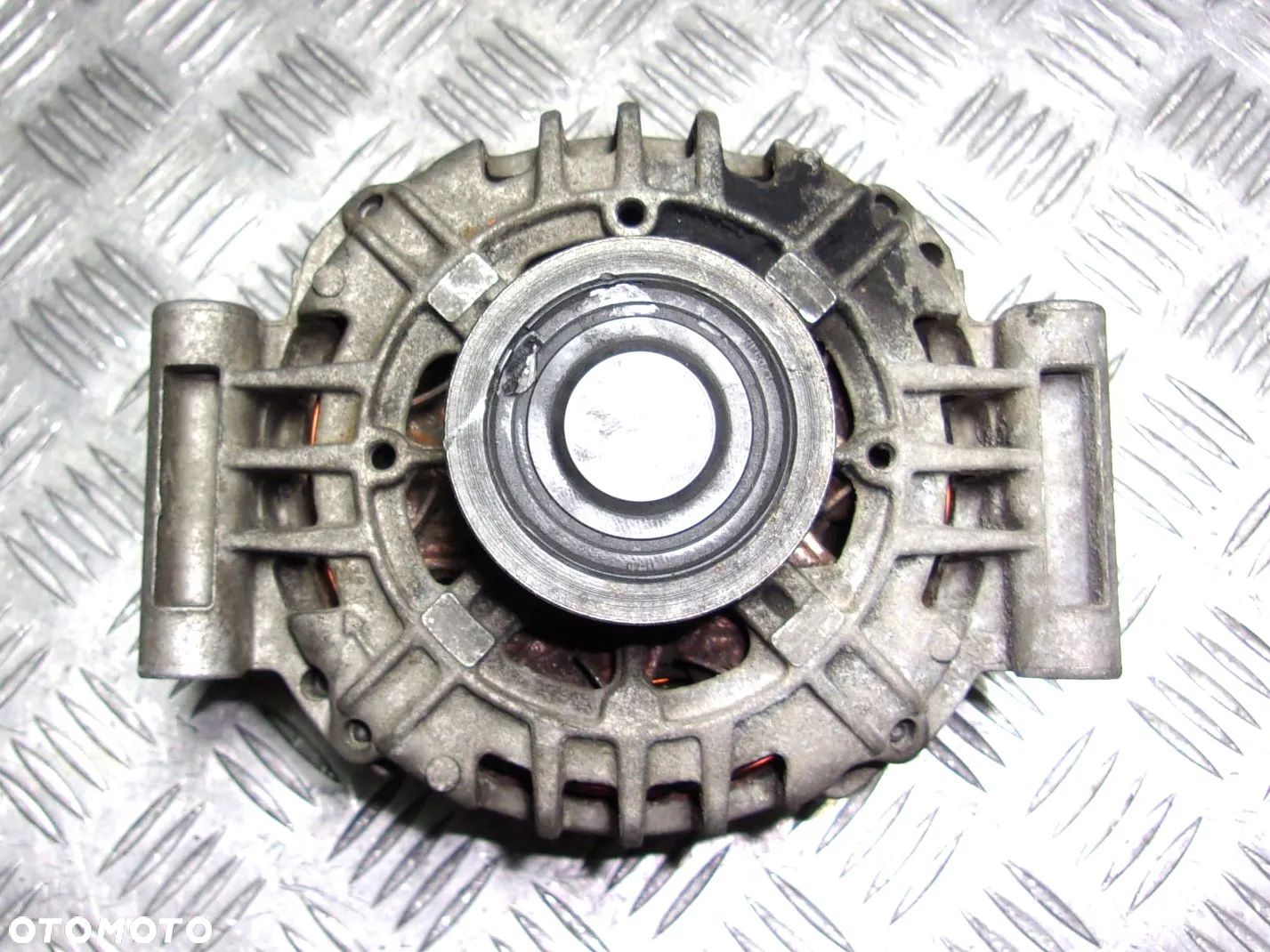 Audi A4 B6 B7 alternator 1.6 1.8T 2.0 / 2.0 FSI - 1