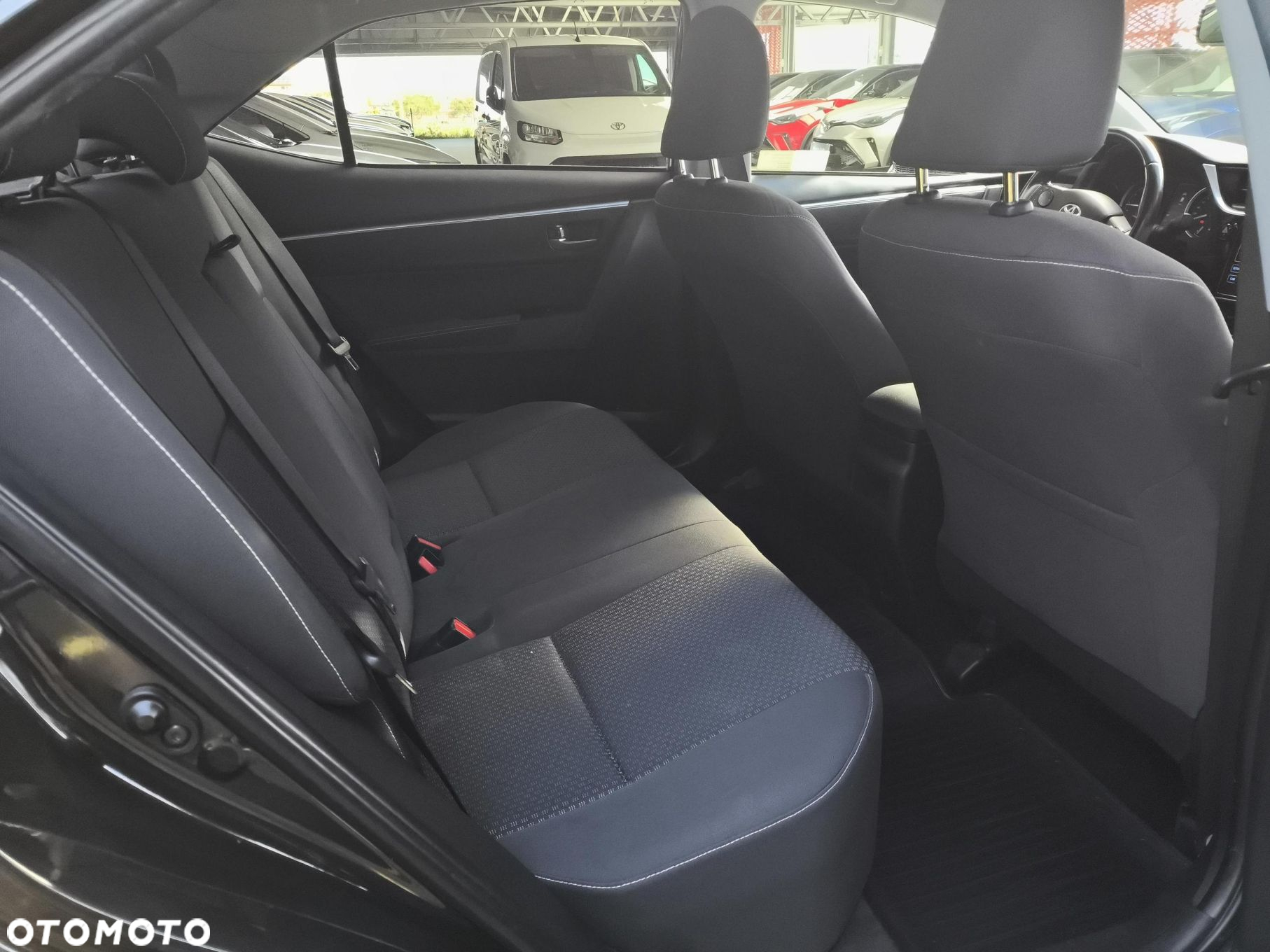 Toyota Corolla - 10