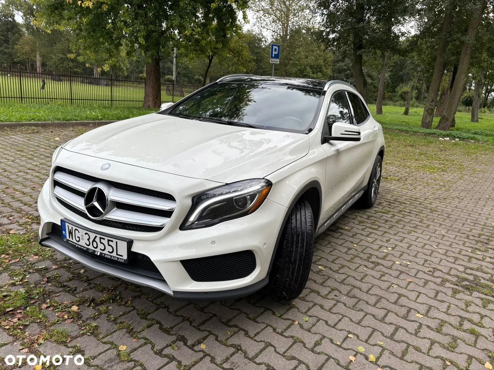 Mercedes-Benz GLA 250 4-Matic AMG Line - 12