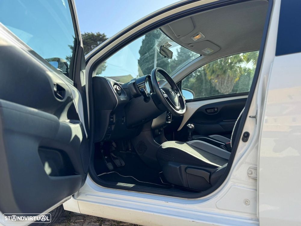 Toyota Aygo 1.0 X-Play - 17