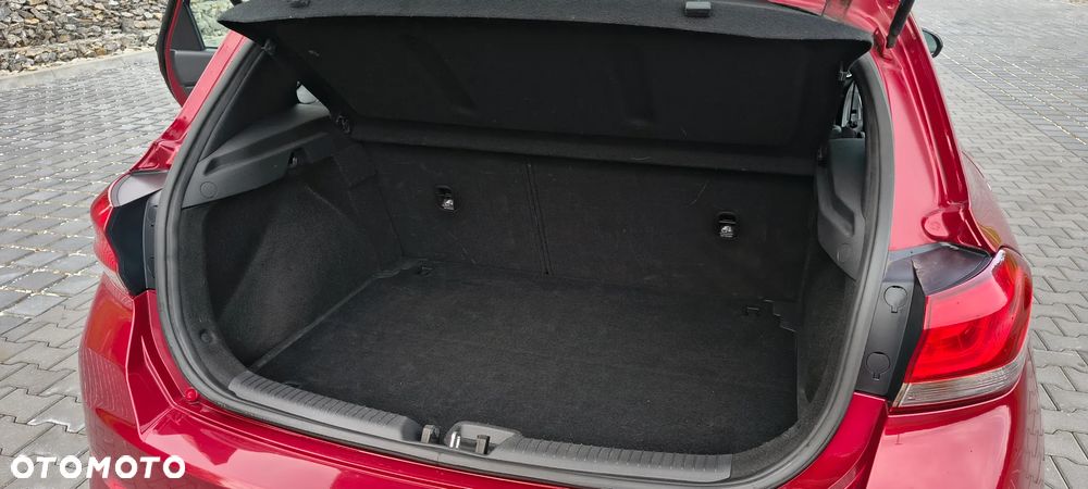Hyundai i30 1.5 DPI Classic + - 27