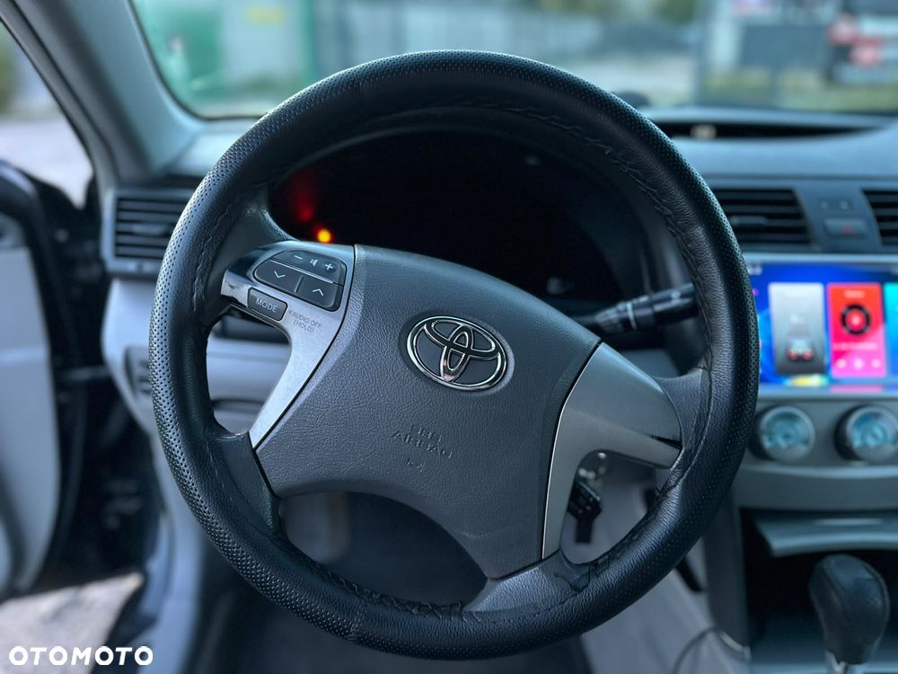 Toyota Camry 2.5 XLE - 12