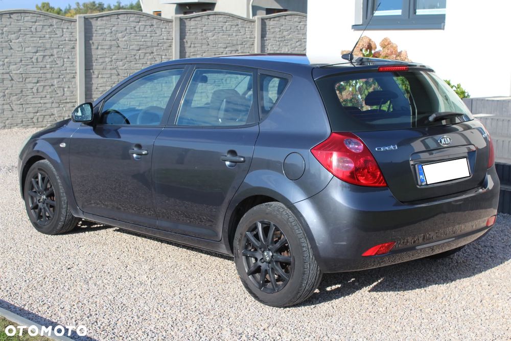 Kia Ceed 2007 photo 3