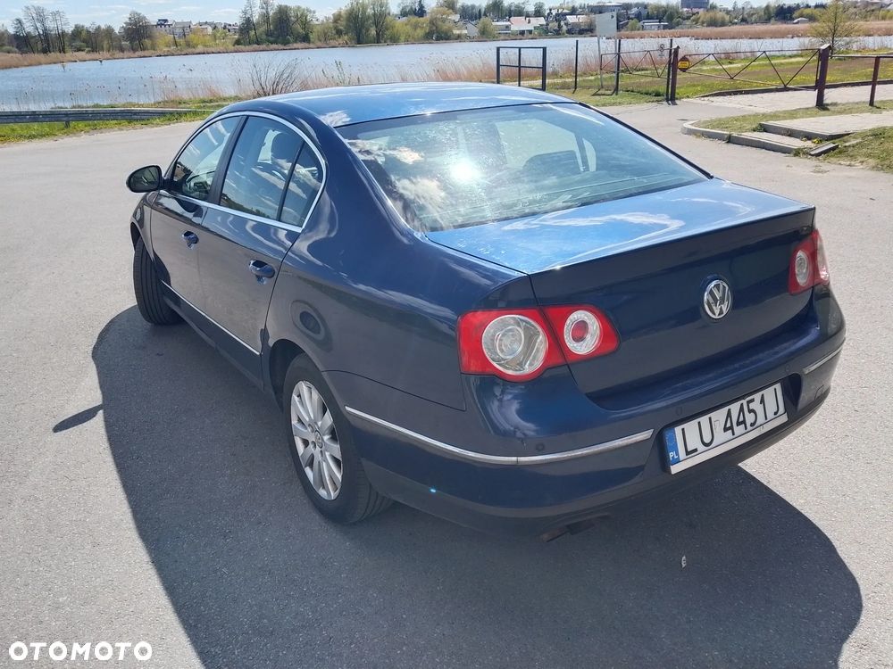 Volkswagen Passat 2.0 TDI Comfortline - 4