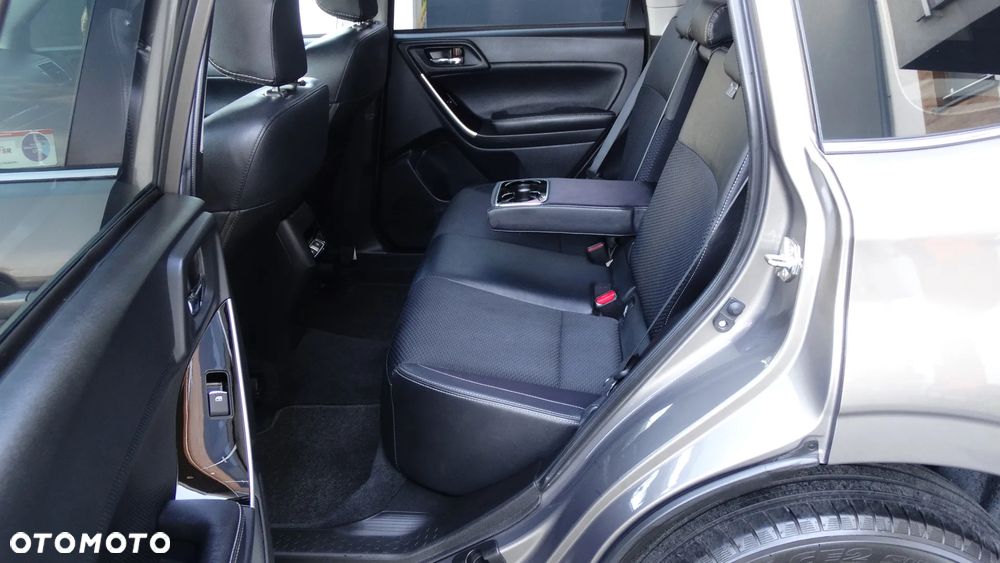 Subaru Forester 2.0 i Exclusive Lineartronic - 13