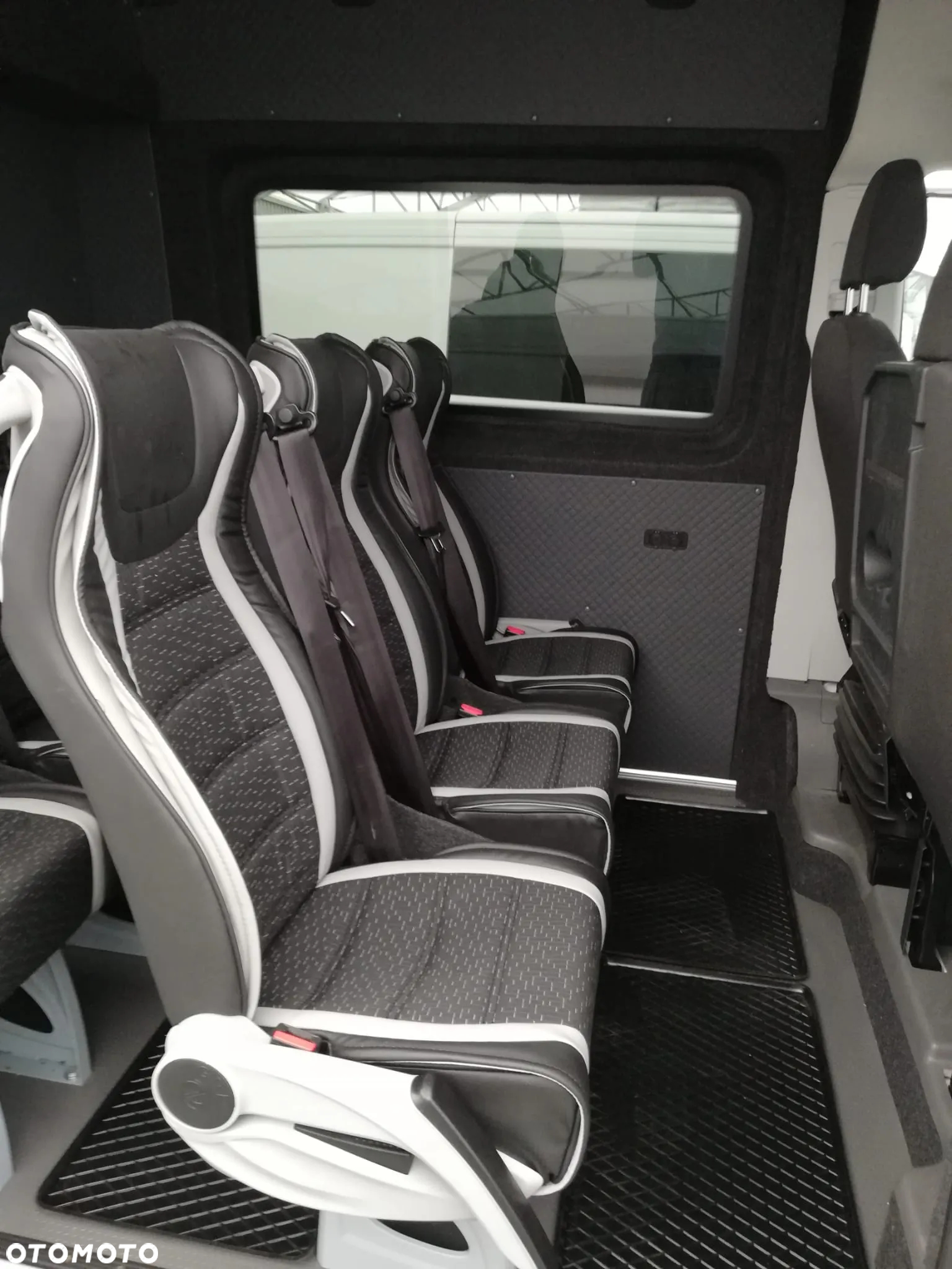 Volkswagen Crafter - 2