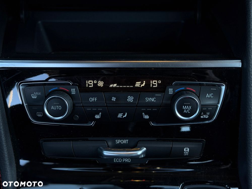 BMW Seria 2 218d Sport Line - 27