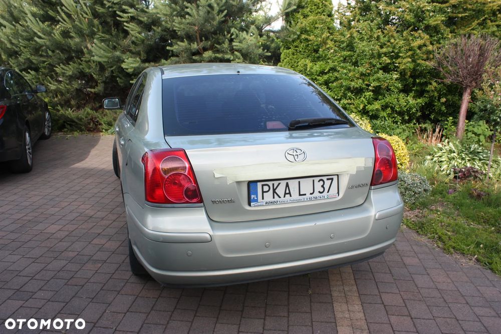 Toyota Avensis - 5