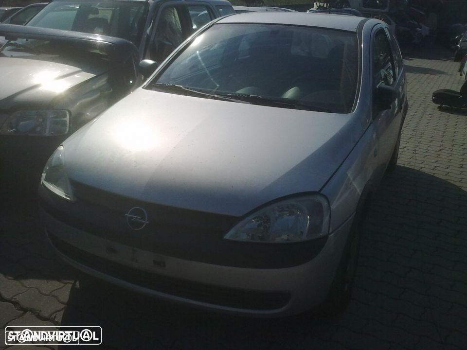 Traseira / Frente /Interior Opel Corsa C - 1