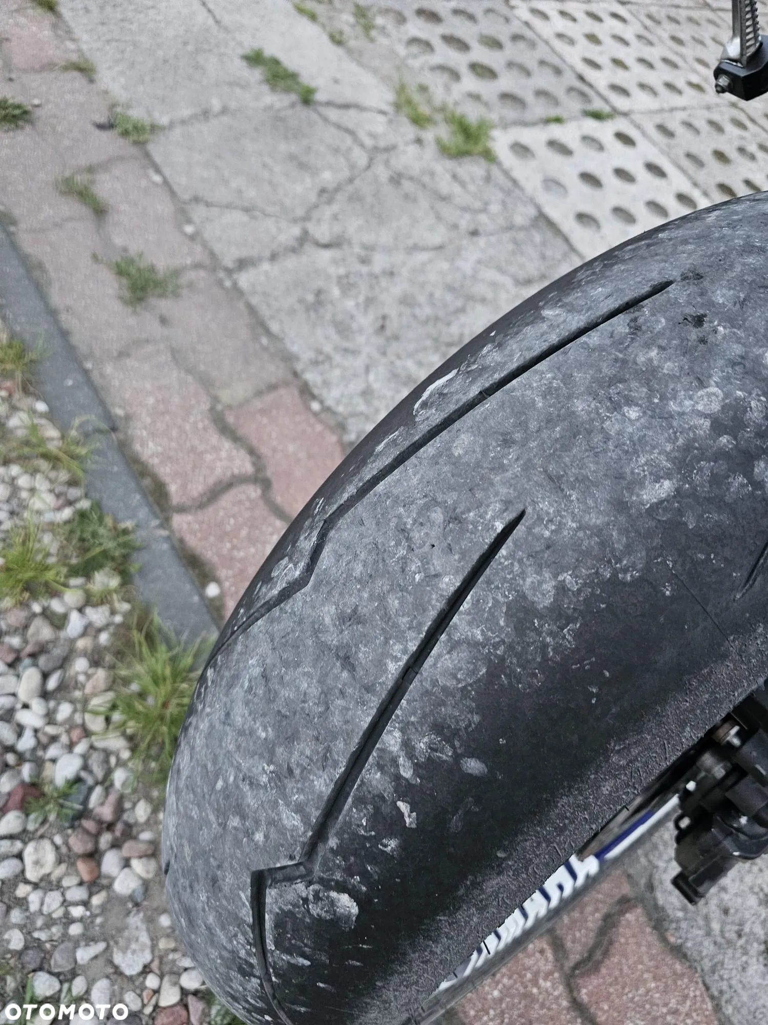 Yamaha R1 - 6