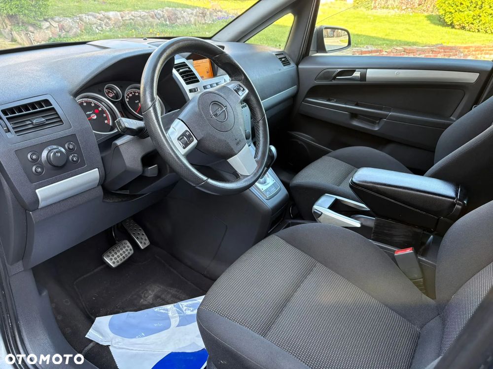 Opel Zafira 1.8 Easytronic Family Plus - 10