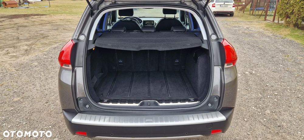 Peugeot 2008 1.6 e-HDi Allure S&S - 27