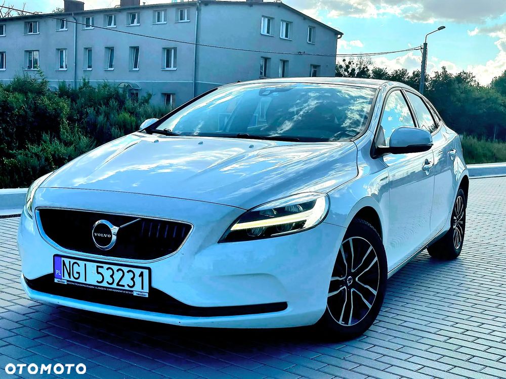 Volvo V40 D2 Momentum - 1