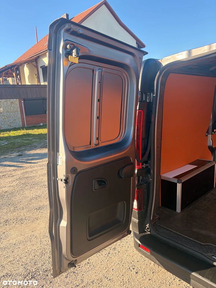 Renault Trafic - 11