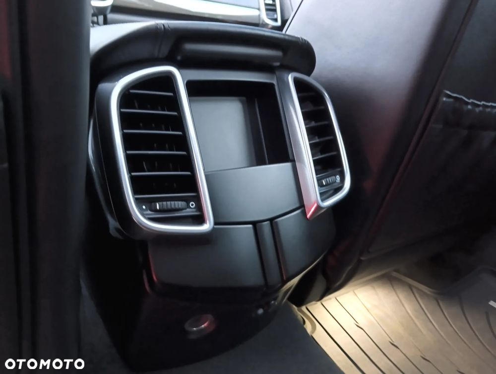 Porsche Cayenne Diesel Platinum Edition - 29