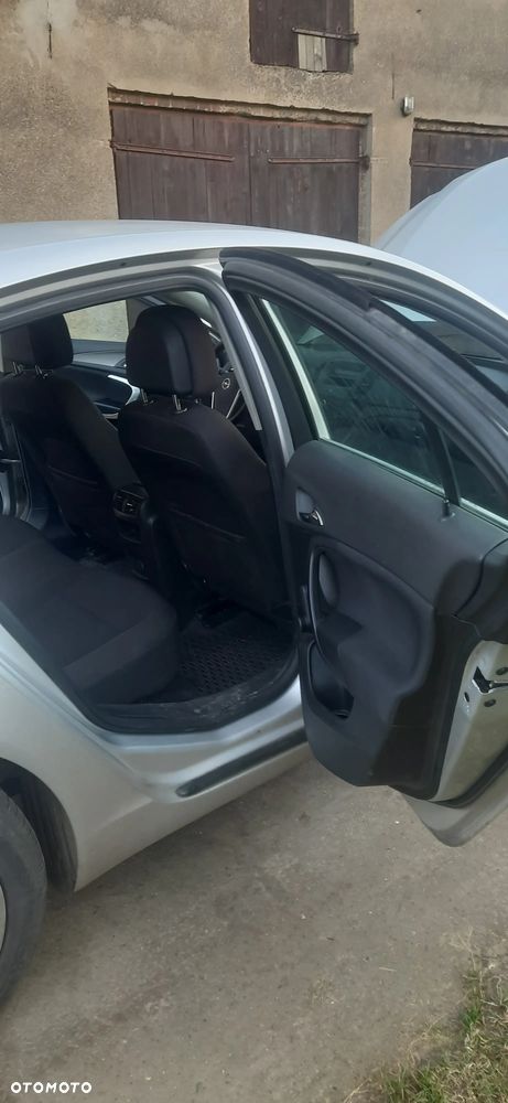 Opel Insignia - 8