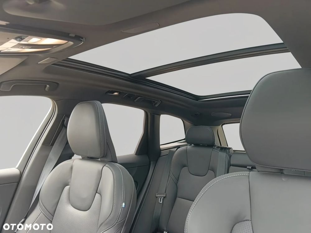 Volvo XC 60 B5 B AWD Ultra Black Edition - 29