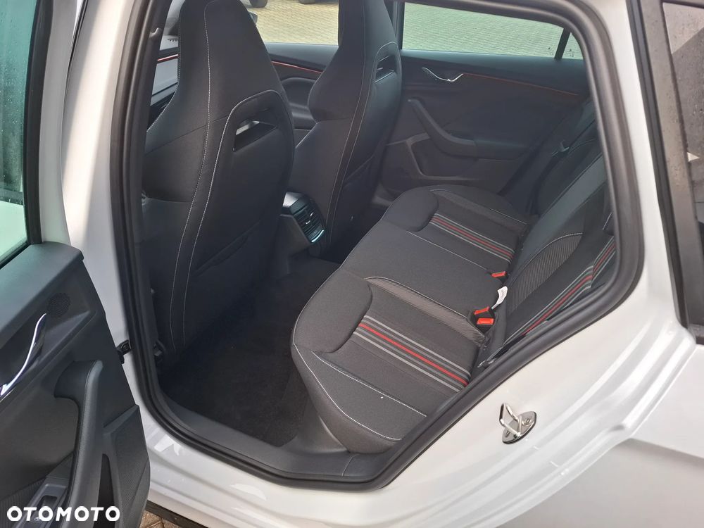 Skoda Kamiq 1.5 TSI Monte Carlo DSG - 11