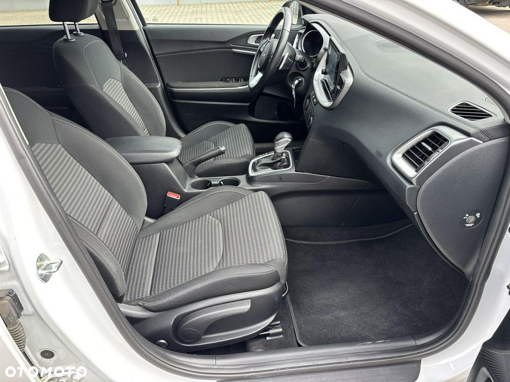 Kia Ceed 1.5 T-GDI Business Line DCT - 18