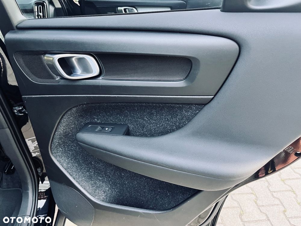 Volvo XC 40 - 24