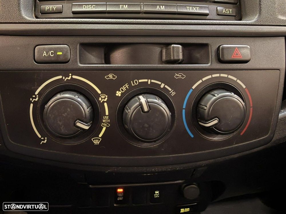 Toyota Hilux 2.4 D-4D 4WD CE CH 3L - 13