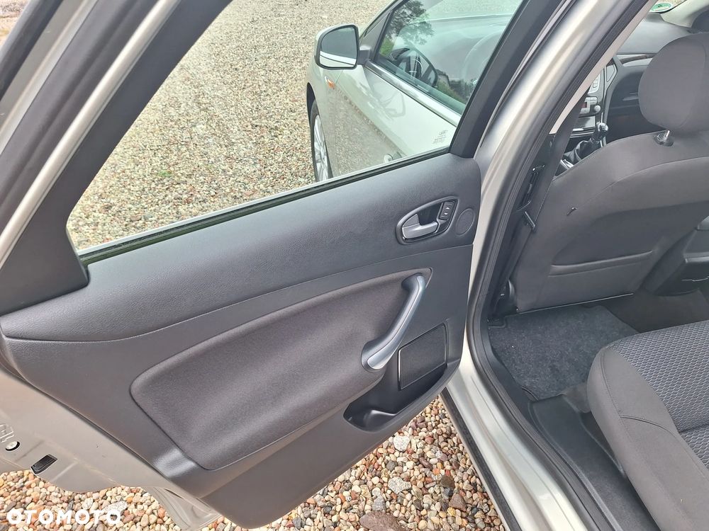 Ford Mondeo 2.0 Ghia Executive - 22