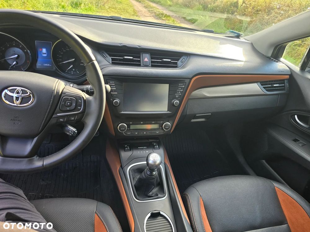 Toyota Avensis 1.8 Premium - 7