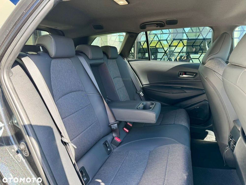 Toyota Corolla 1.8 Hybrid Style - 23