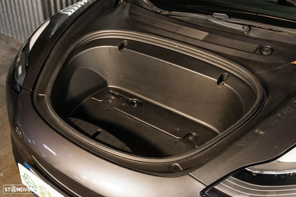 Tesla Model 3 - 37