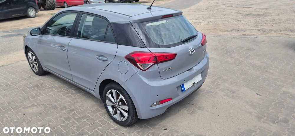 Hyundai i20 1.2 Fresh - 13