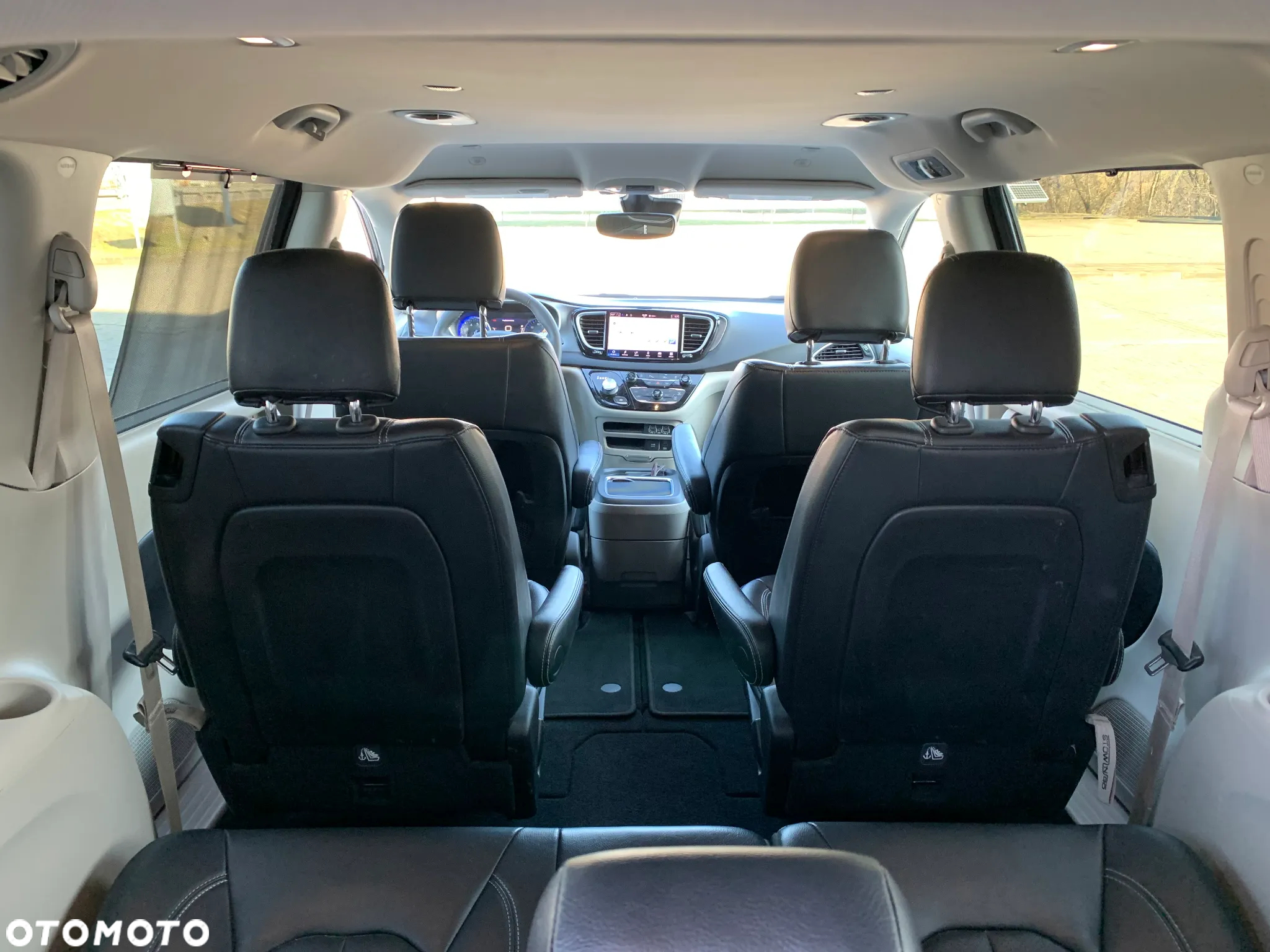 Chrysler Pacifica - 12
