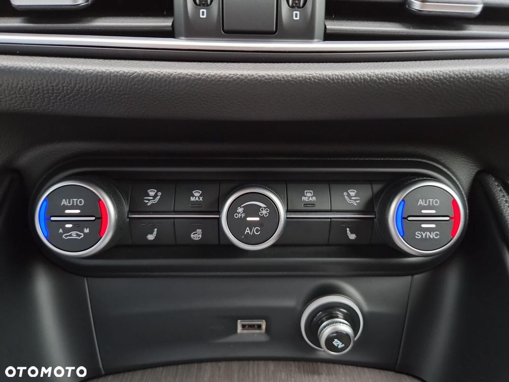 Alfa Romeo Stelvio - 22